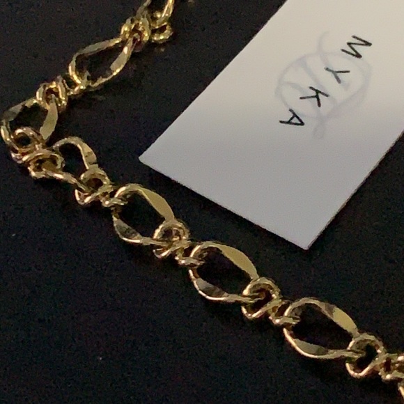 myka bar necklace